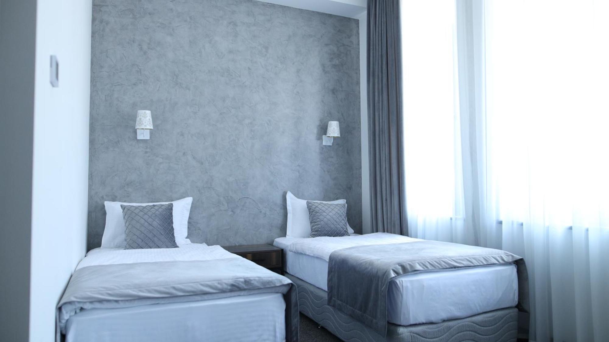 Bmg Hotel By Grigoryans Group Goris Buitenkant foto