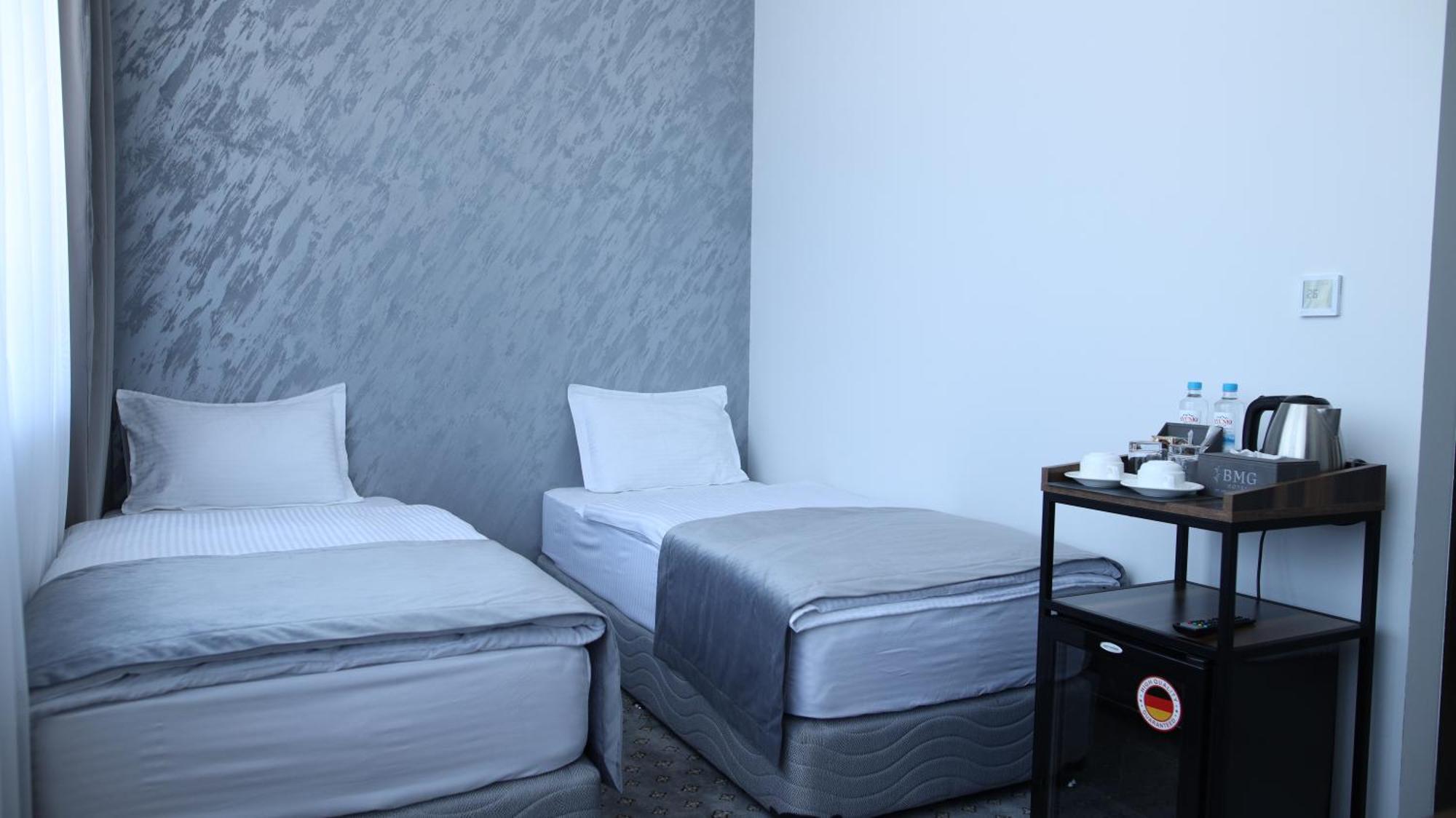 Bmg Hotel By Grigoryans Group Goris Buitenkant foto