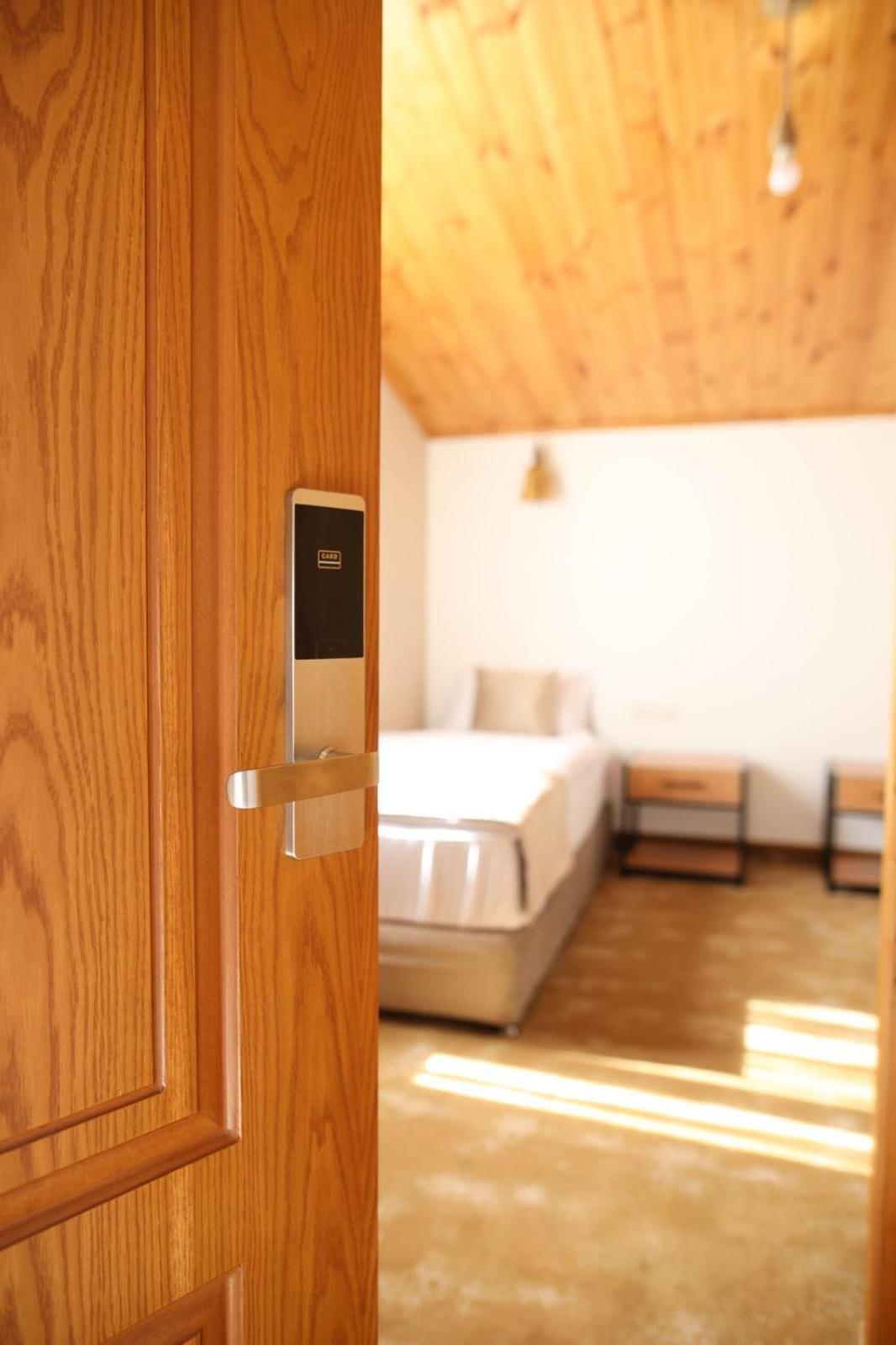 Bmg Hotel By Grigoryans Group Goris Buitenkant foto
