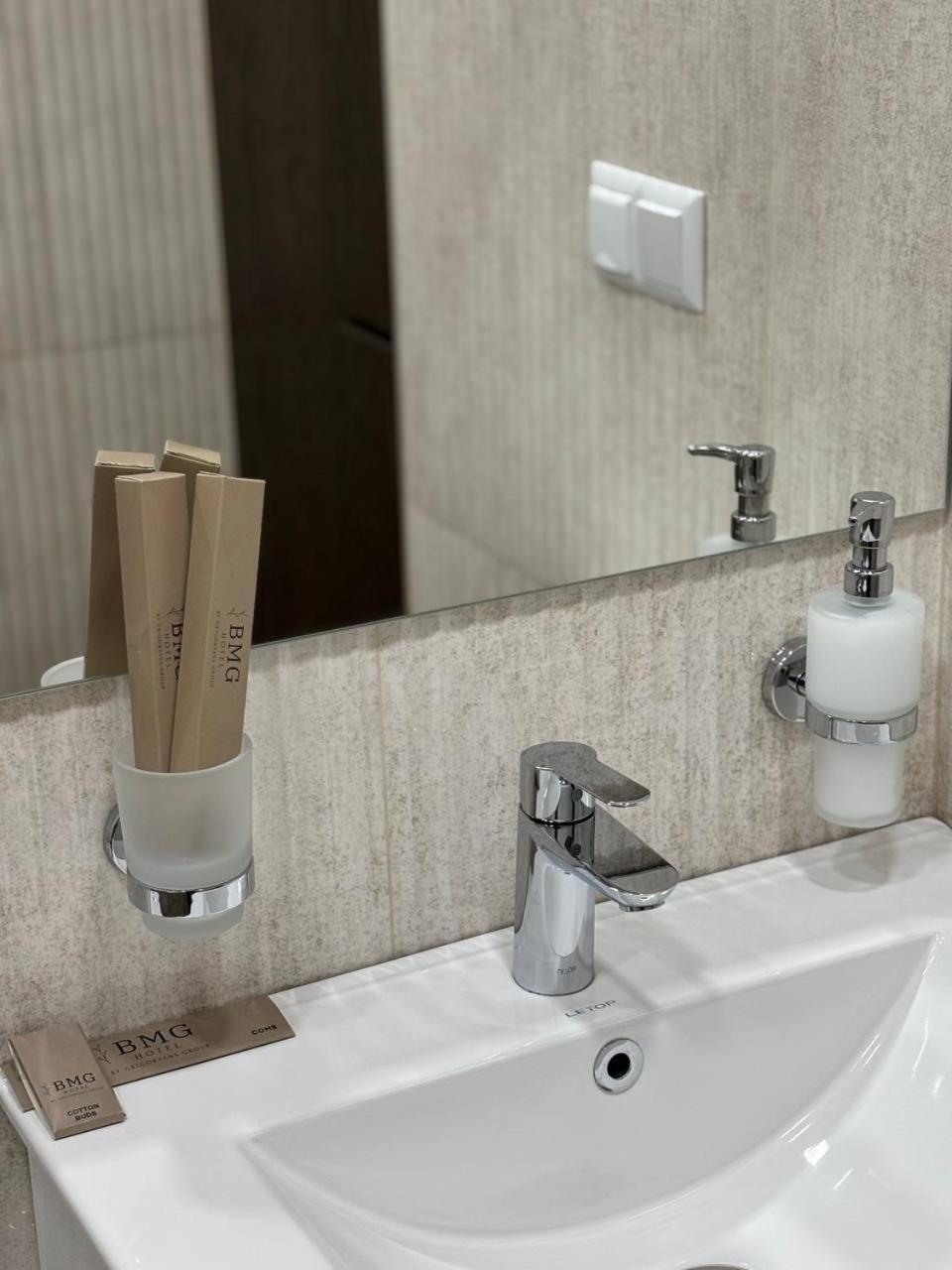 Bmg Hotel By Grigoryans Group Goris Buitenkant foto