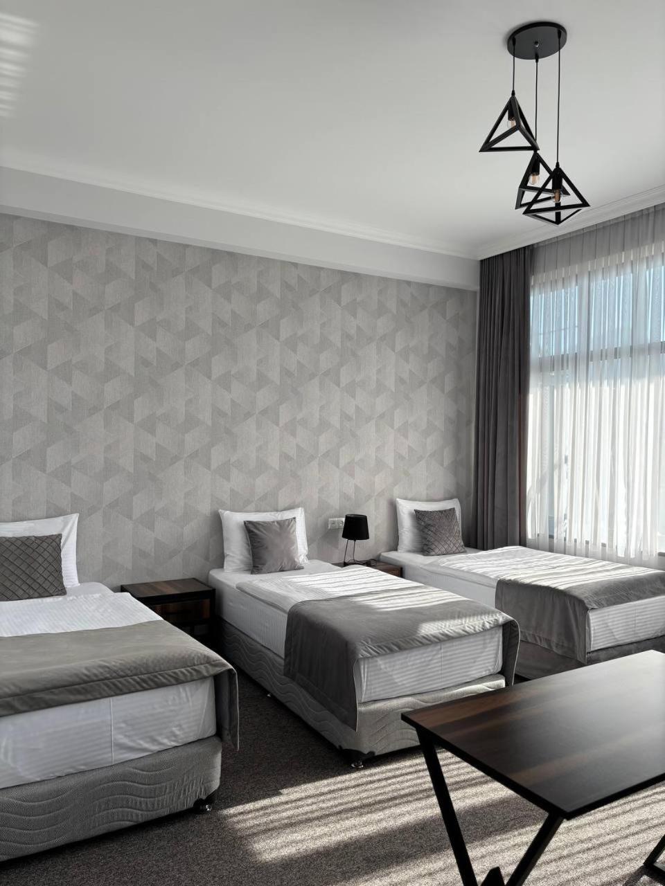 Bmg Hotel By Grigoryans Group Goris Buitenkant foto
